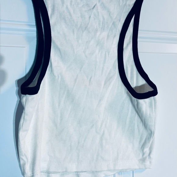 Coca-Cola® By Aéropostale Cherry Coke High-Neck Cropped Tank - Picture 3 of 4